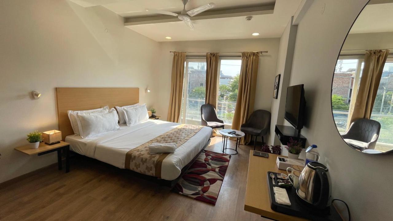 Saltstayz Express - Medicity Near Medanta Hospital Gurgaon Dış mekan fotoğraf