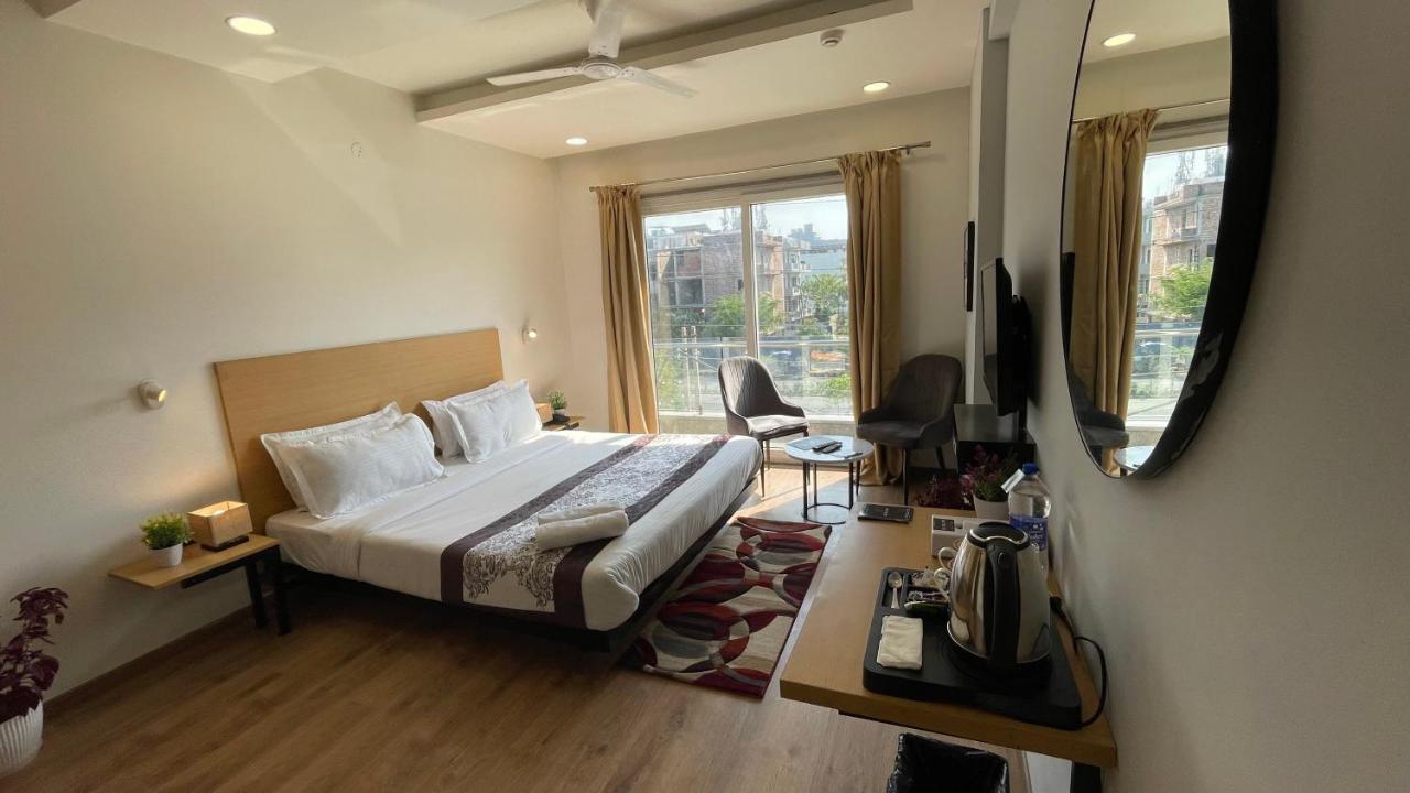 Saltstayz Express - Medicity Near Medanta Hospital Gurgaon Dış mekan fotoğraf