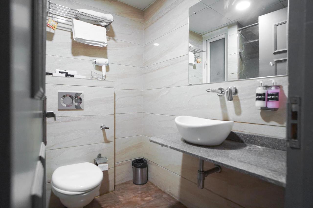Saltstayz Express - Medicity Near Medanta Hospital Gurgaon Dış mekan fotoğraf